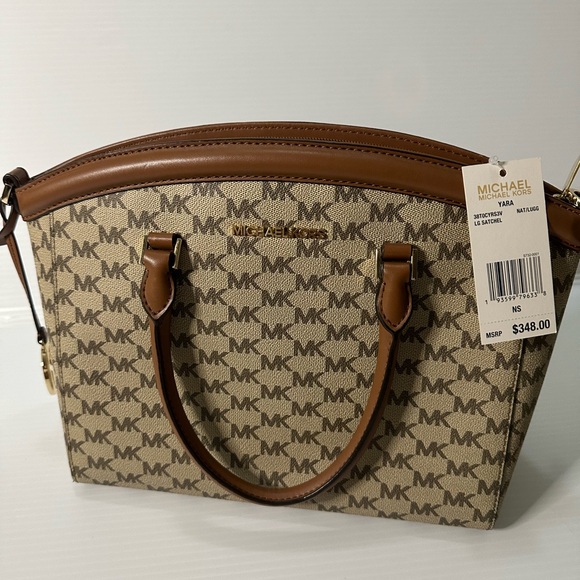 Michael Kors medium size hand bag - Picture 12 of 14